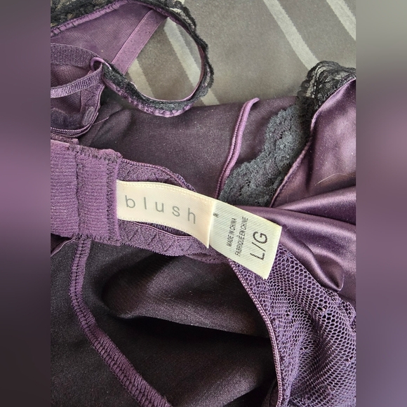 Elegant Purple Lace Trim Camisole - Picture 3 of 3